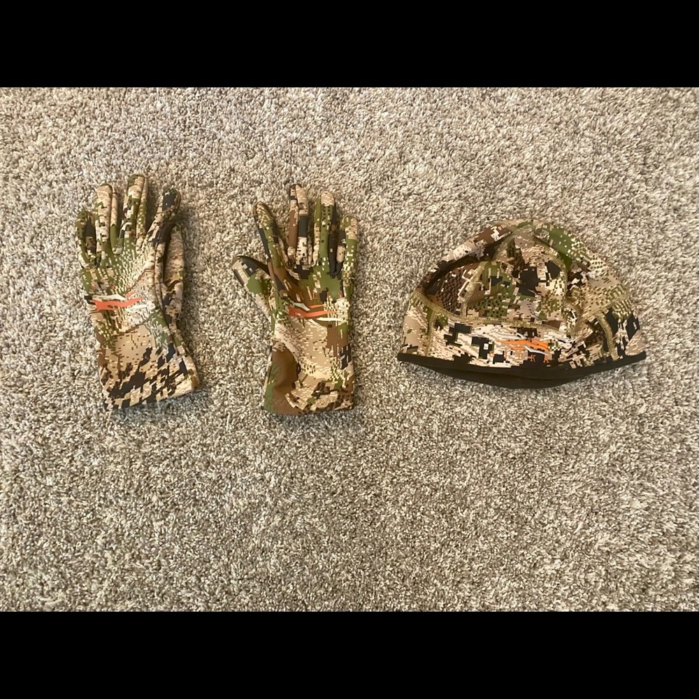 Sitka Gloves and Beanie